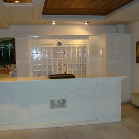 Antinoos Hotel Piskopianón
